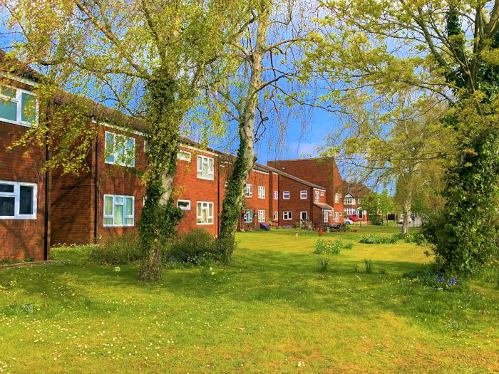 Woodlands Court sheltered housing outside view
