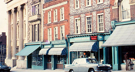 old photograph of London Street in Reading