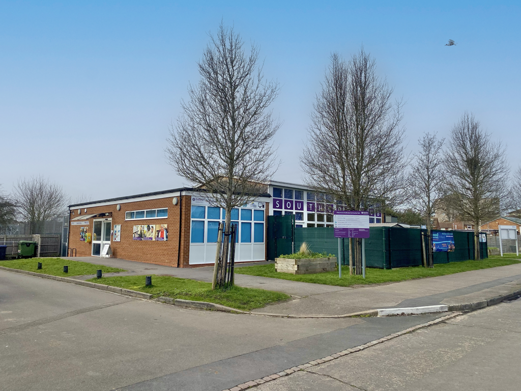 outside photo of the Southcote Community Hub building